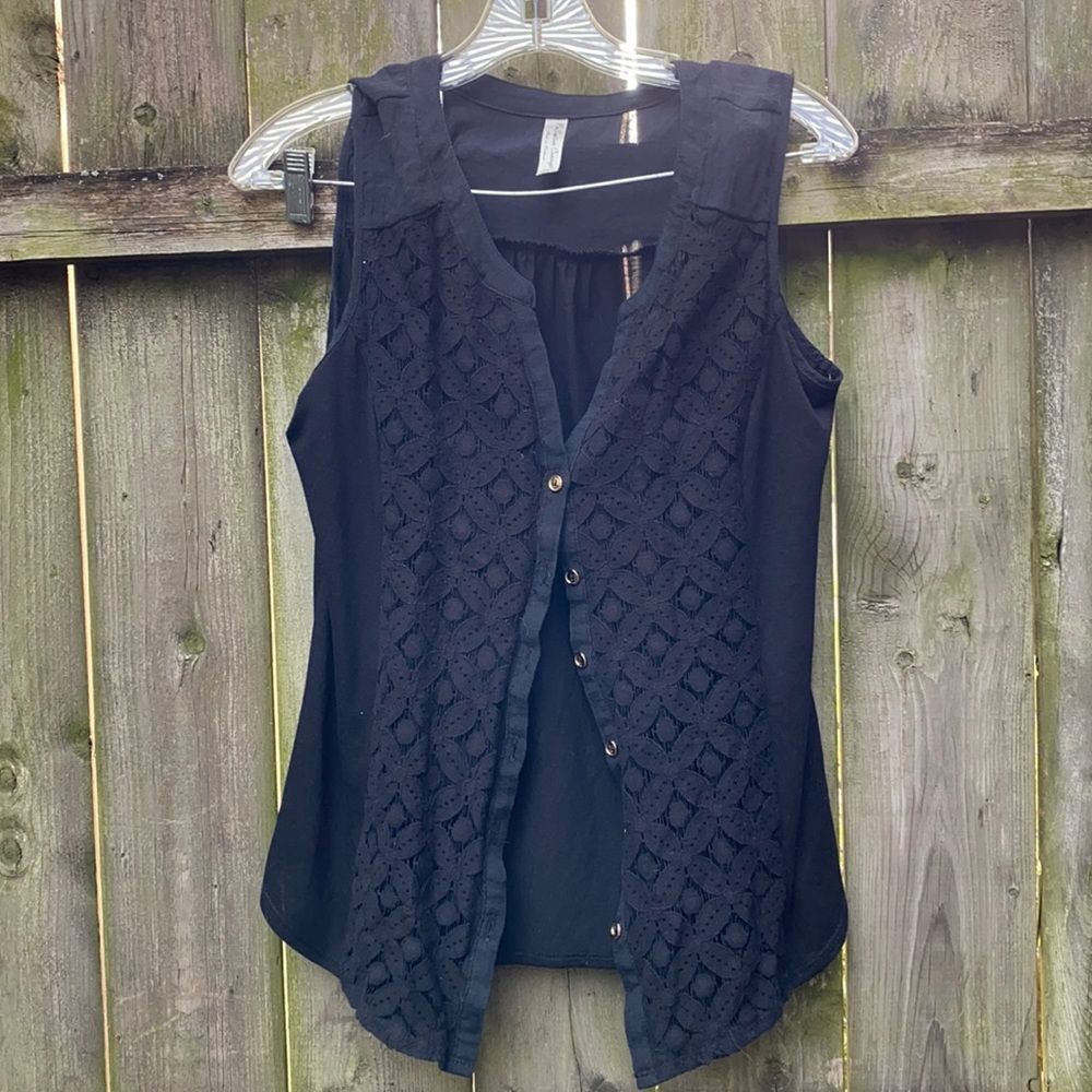 Perseption concept button down sleeveless top sz. L
